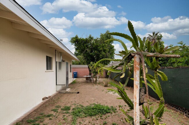 Building Photo - 10532Dain