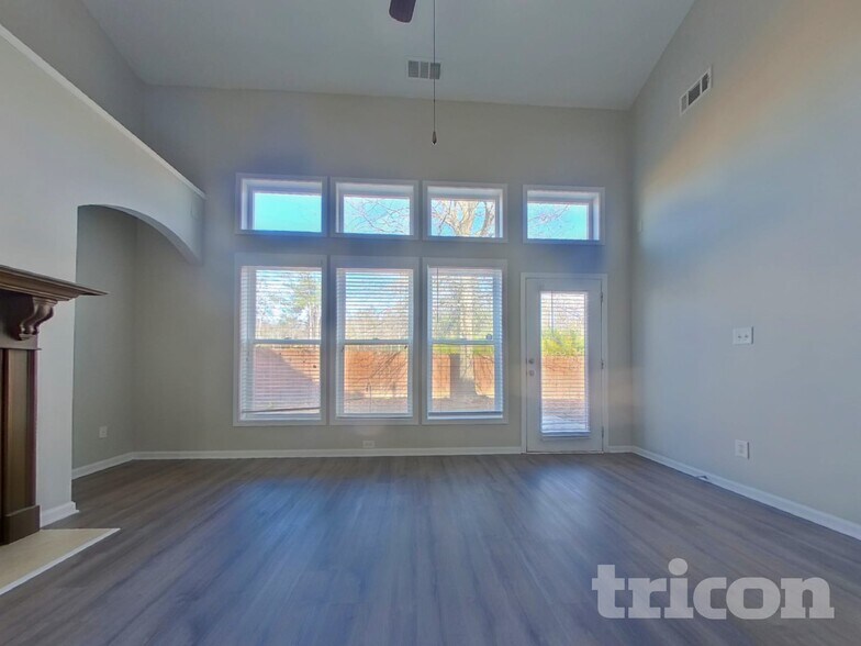 Building Photo - 3427 Harvest Ridge Ln NE