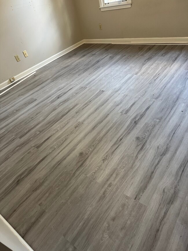 Building Photo - 150 Timber Valley Ln