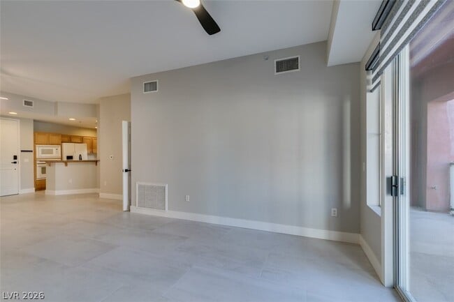 Building Photo - 63 E Agate Ave