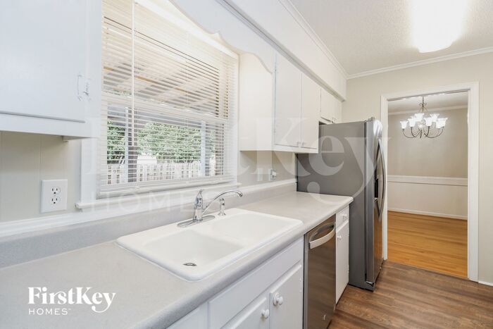 Building Photo - 1102 Pitt Pl