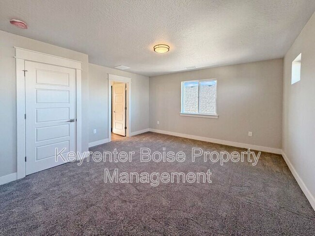 Building Photo - 4400 E Wedge St