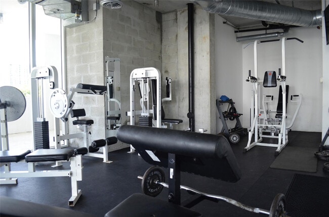 Building Photo - 444 N E St