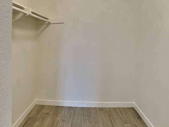 Building Photo - 828 S Langley Ave