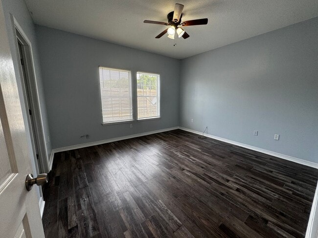 Building Photo - 2 Bedroom, 2 Bathroom Townhouse located in Beautiful Santa Rosa Beach