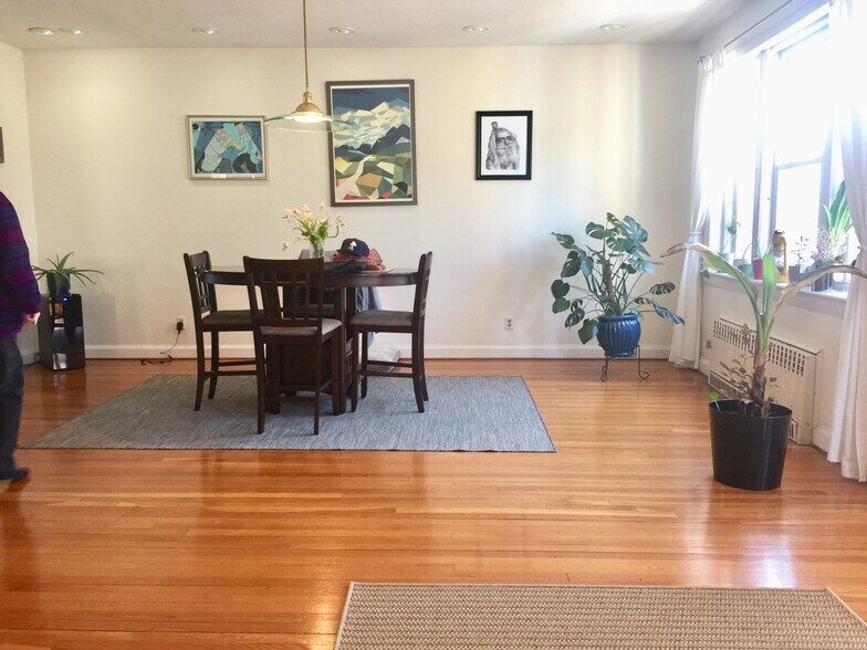 Building Photo - 20 Dean Rd