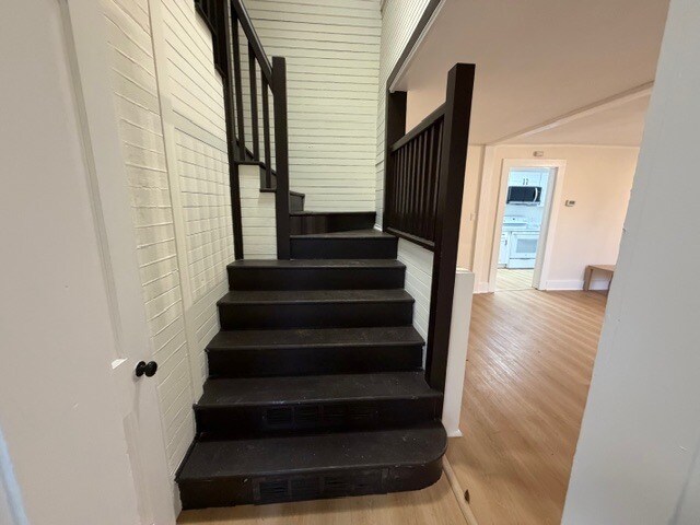 Building Photo - 473 Amity Rd