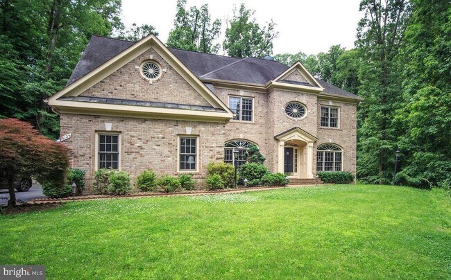 Building Photo - 6125 Old Dominion Dr