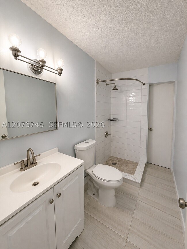 Building Photo - 3011 SW 117th Ct