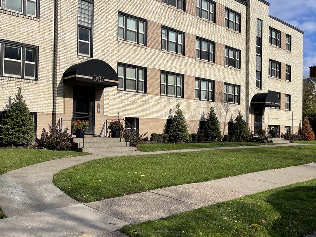 Building Photo - Parkside Place Apartments