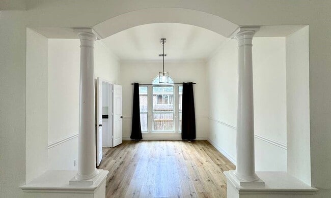 Building Photo - 7510 Golden Thistle Ln