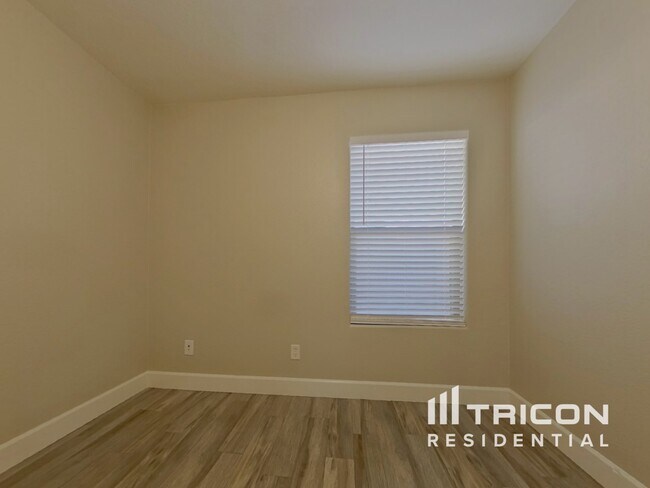 Building Photo - 2191 S 160th Ln