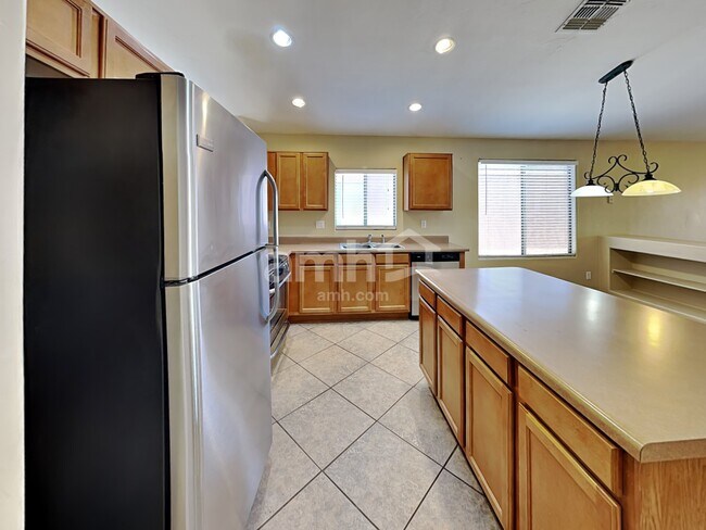 Building Photo - 4661 S Paseo Rio Bravo