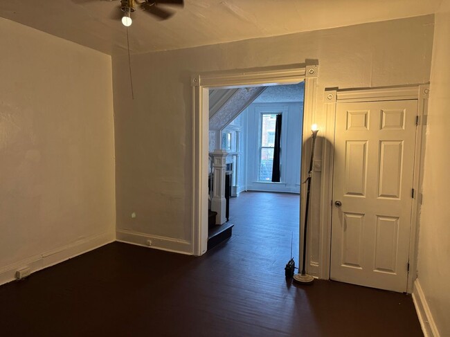 Building Photo - 537 Sanford Pl