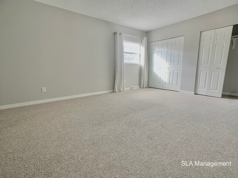 Master Bed - 1320 Vivian St