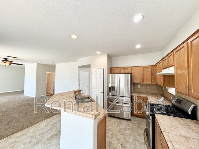 Building Photo - 3566 Santa Maria Ave