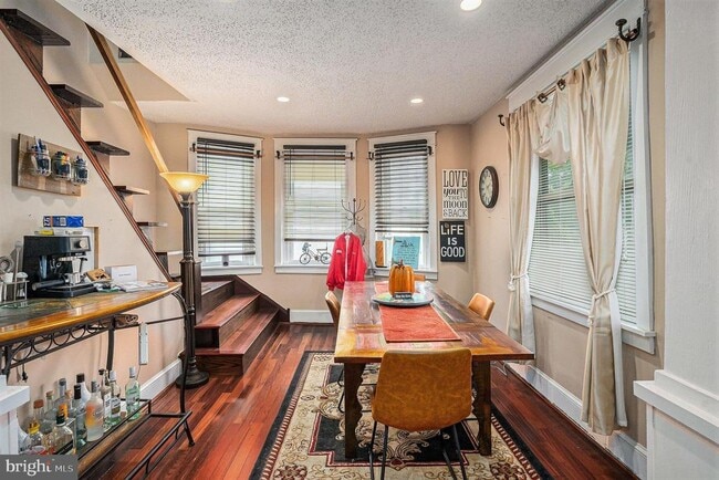 Building Photo - 25 E Germantown Pike
