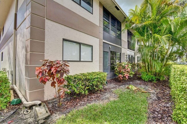 Building Photo - 15364 Lakes of Delray Blvd