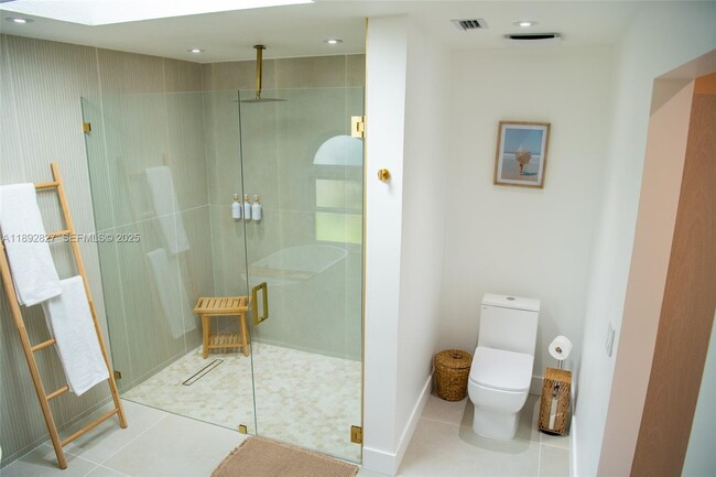 Building Photo - 1010 Joyce Ct