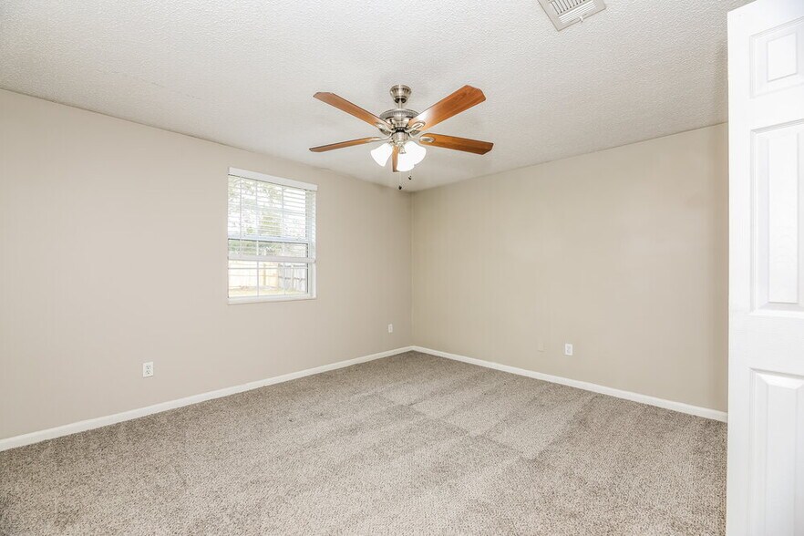 Building Photo - 2819 Kiowa Ave