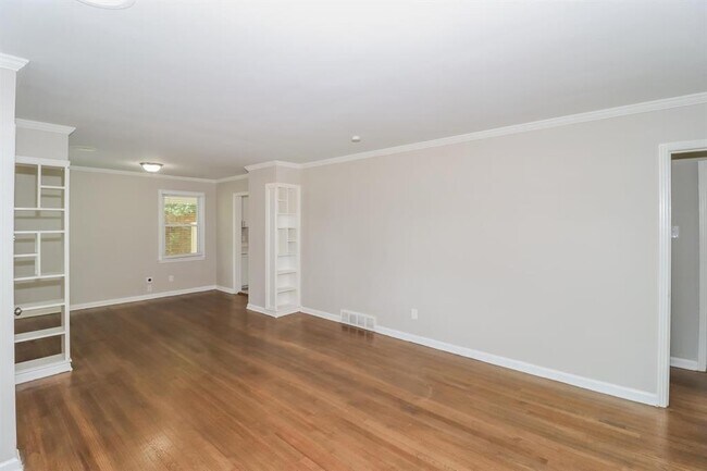 Building Photo - 5113 Helene Rd