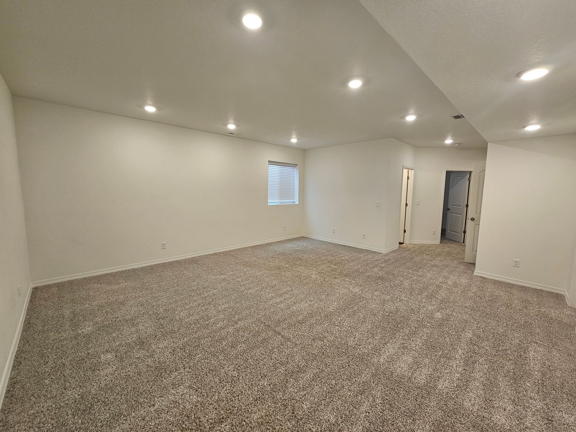 Building Photo - 10450 Summer Ridge Dr
