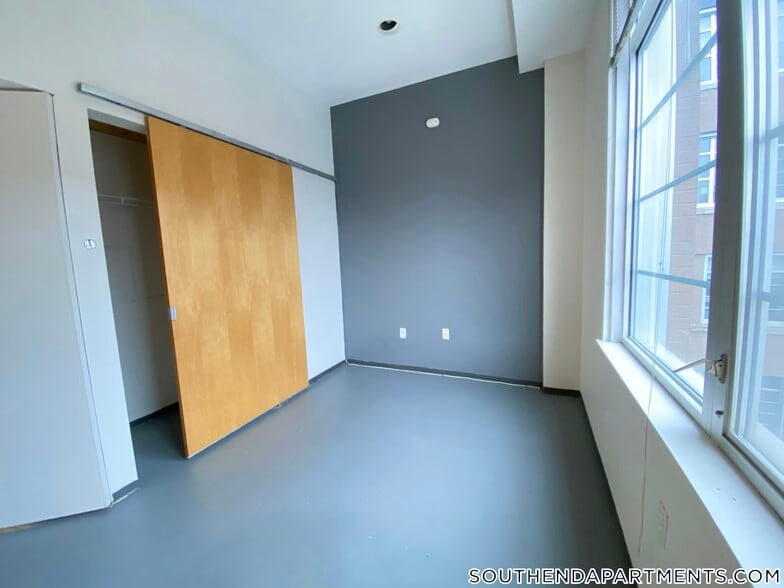 Building Photo - 160 E Berkeley St