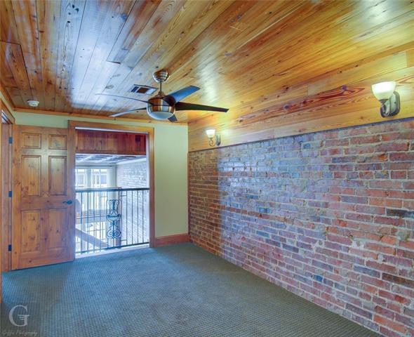 Building Photo - 716 Edwards St