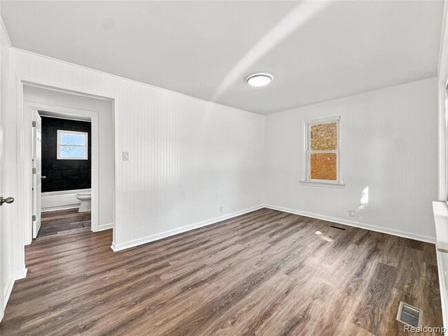 Building Photo - 2223 E Bergin Ave