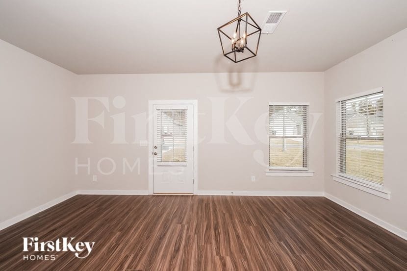 Building Photo - 1325 Brookhaven Dr