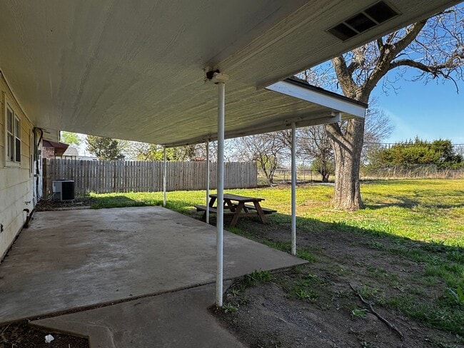 Building Photo - 3028 NE Pioneer Blvd