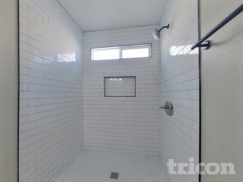 Building Photo - 1934 E Kent Ave