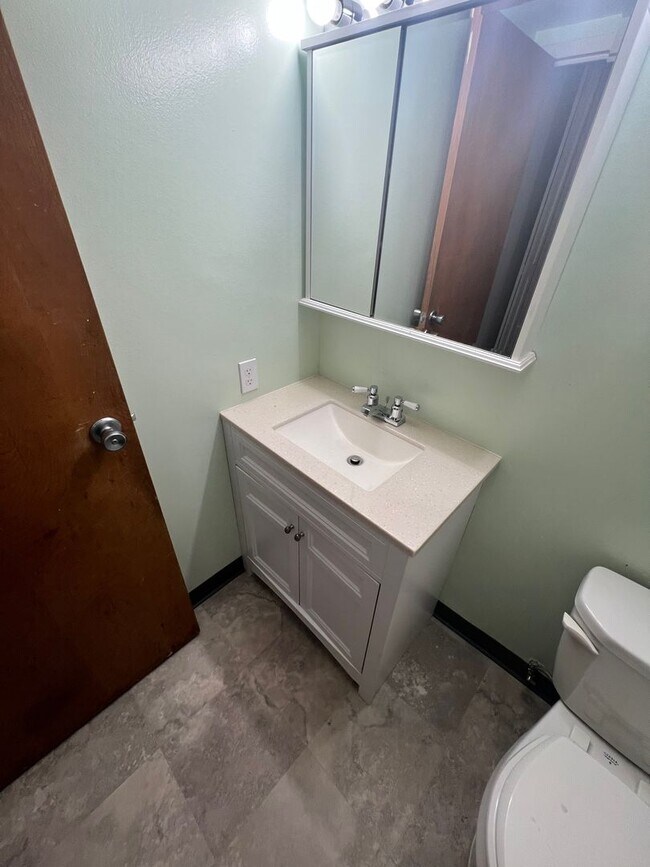 Building Photo - Fantastic Studio in The Metropolitan Condos