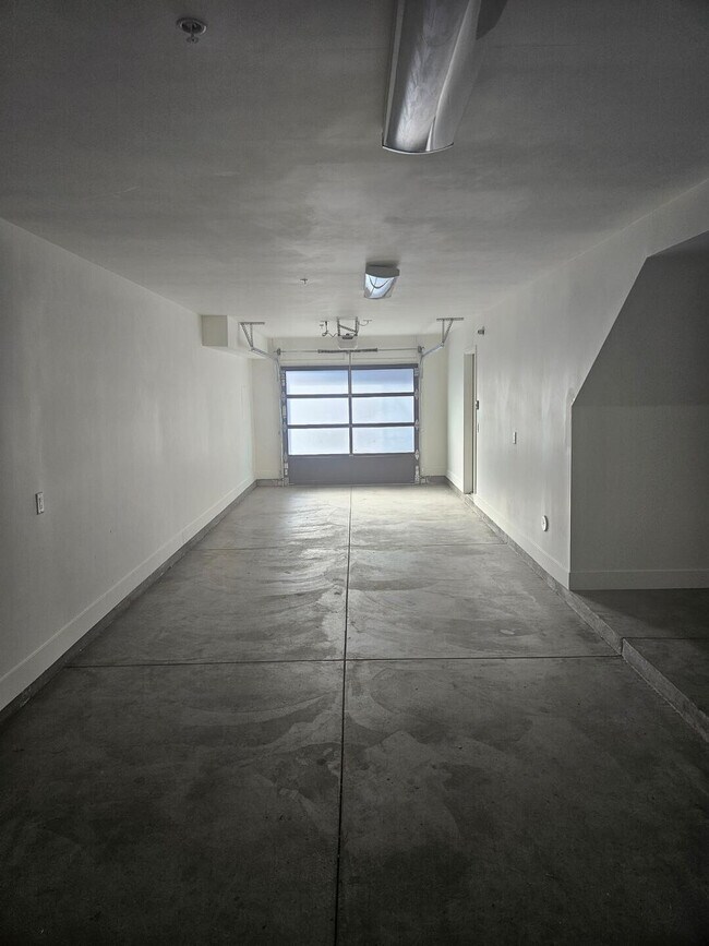 Building Photo - 309 S Roosevelt St