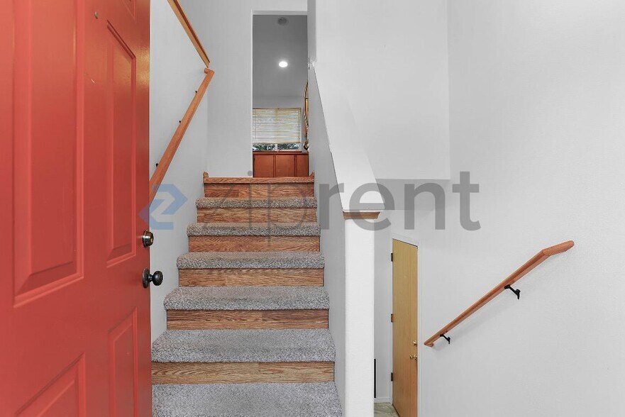 Building Photo - 1715 Gohr Rd