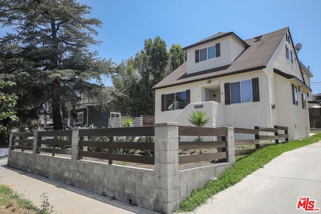 Primary Photo - 4932 Lincoln Ave