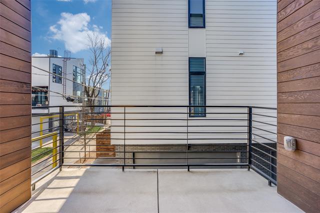 Building Photo - 2170 Bennett Ave