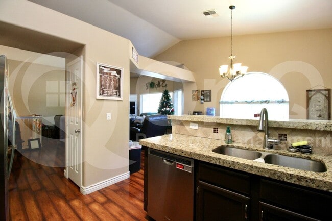 Building Photo - 4606 E Towne Ln