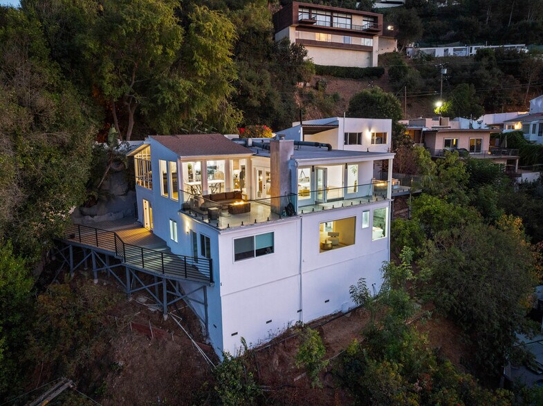 Building Photo - 3541 Multiview Dr