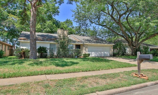Building Photo - 21306 Park Run Dr
