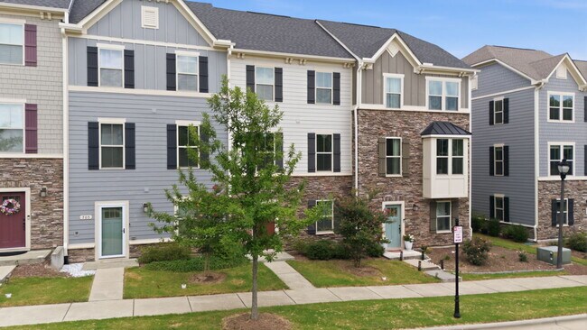 Building Photo - 707 Channing Park Cir