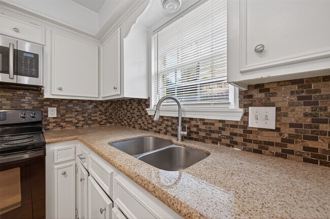 Building Photo - 17614 Telegraph Creek Dr