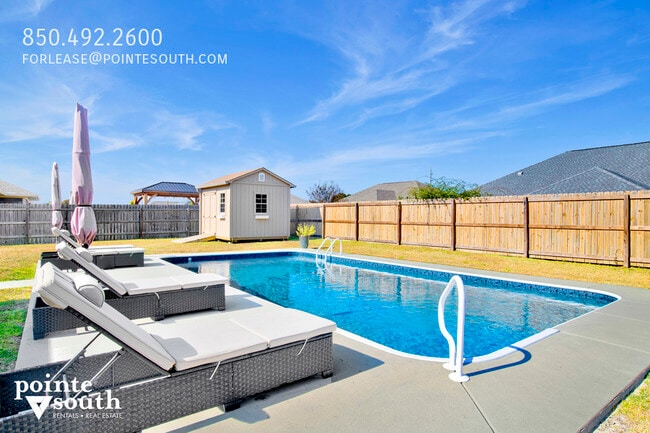 Building Photo - 33633 Field Stone Ln