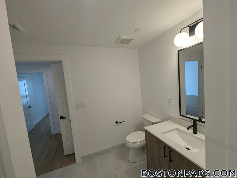 Building Photo - 199 Gardner St