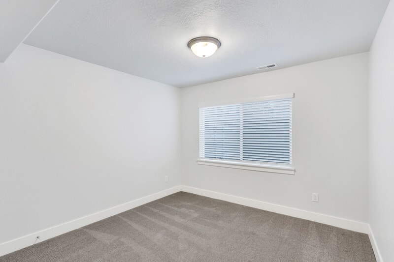 Building Photo - 1613 N 3740 W