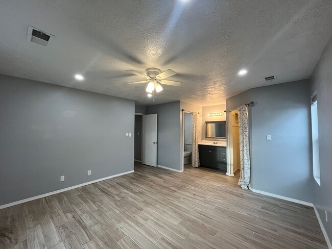 Building Photo - Updated 3 Bedroom 2 Bathroom Home In Rio R...