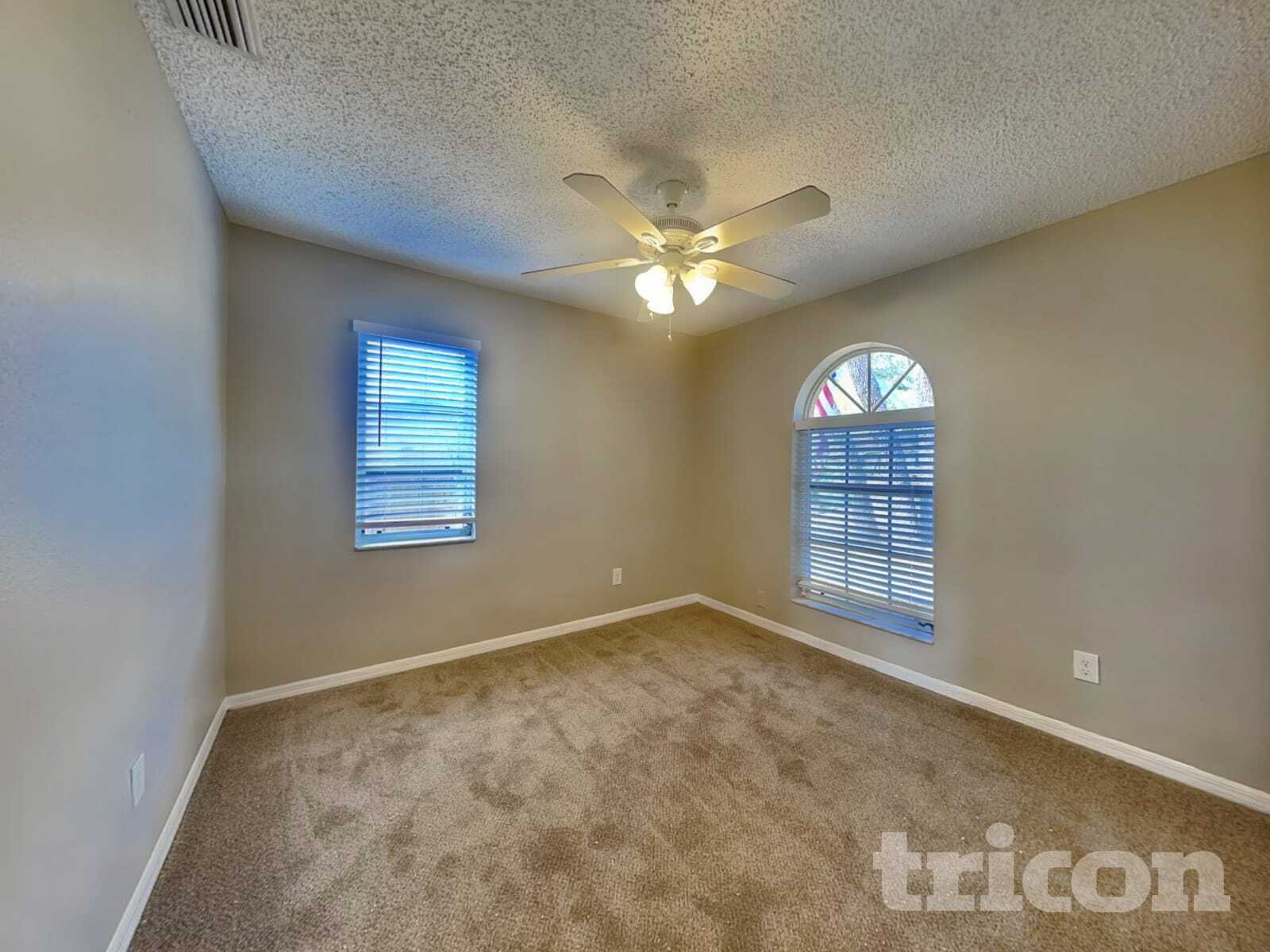 Building Photo - 1009 Jamaica Way