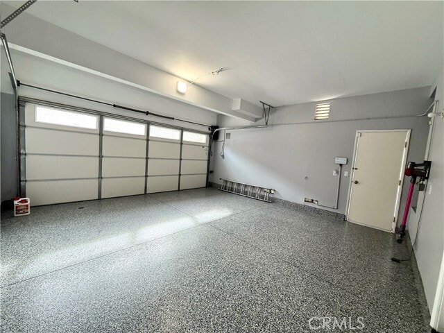 Building Photo - 1202 Summerview Ln