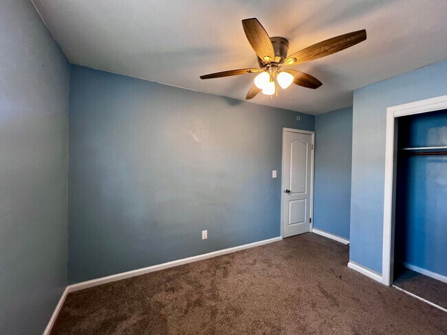 Building Photo - Beautiful Corner Lot Townhome in the heart...