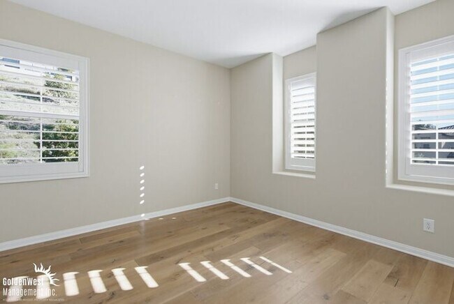 Building Photo - Beautifully Appointed 5Bdm 4Ba Home Located in San Marcos!